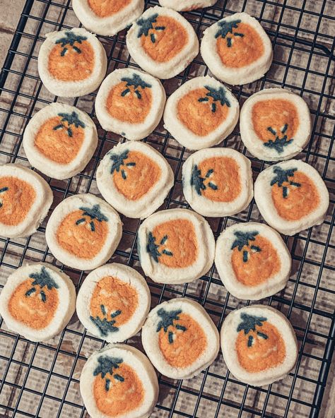 Pillsbury pumpkin sugar cookies. Aesthetic food picture. Halloween baking. Fall vibes Christmas Cookies Aesthetic, Pillsbury Christmas Cookies, Pillsbury Halloween Cookies, Seasonal Backgrounds, Baking Fall, Pillsbury Sugar Cookies, Halloween Sugar Cookies Decorated, Cookies Aesthetic, Halloween Cookie Recipes