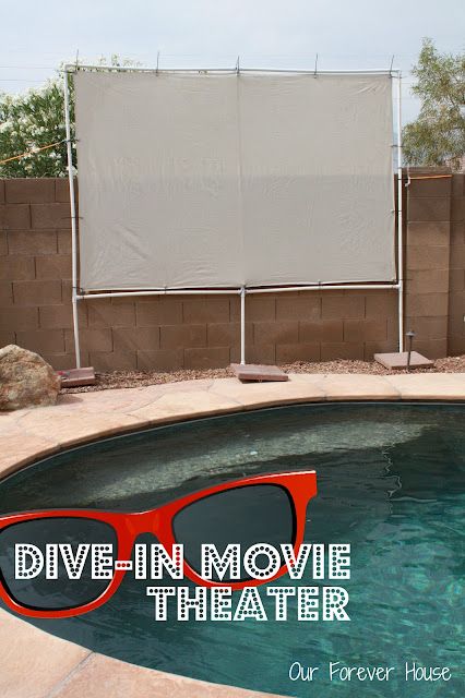 DIY screen for projector Backyard Movie Screen, Pool Party Diy, Dive In Movie, Backyard Movie Theaters, Backyard Pool Parties, Outdoor Movie Theater, Cool Pool Floats, Backyard Movie Nights, Backyard Movie