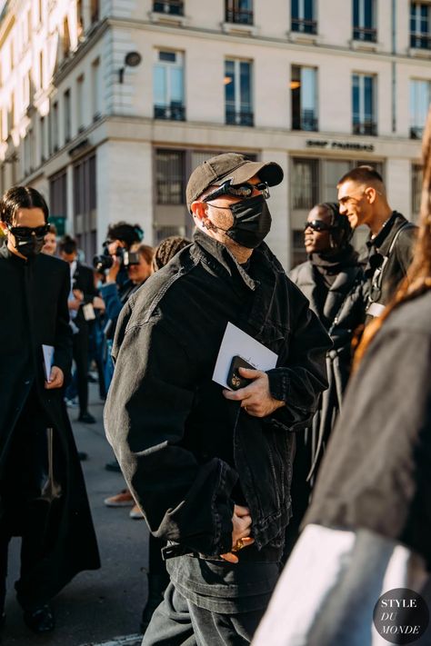 Demna Gvasalia Outfits, Demna Gvasalia Style, Balenciaga Outfit, Paris In The Fall, Balenciaga Style, Demna Gvasalia, Mens Fashion Inspiration, Dope Fashion, Street Look