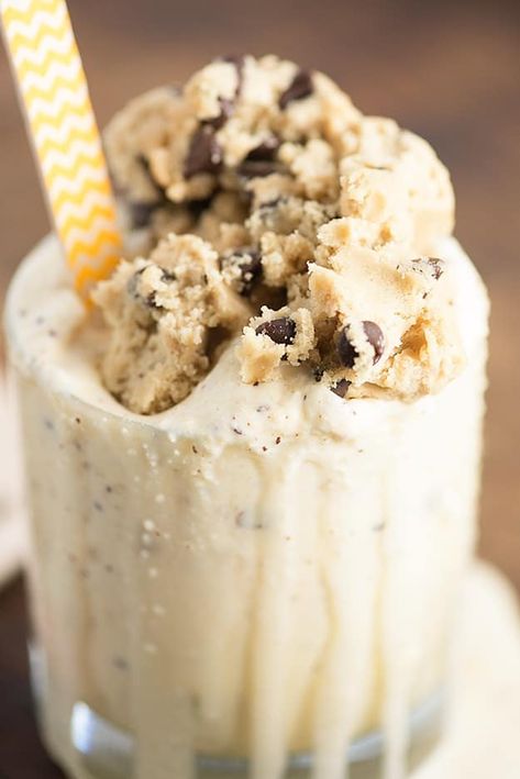 Cookie Dough Blizzard Recipe, Cookie Dough Blizzard, Blizzard Recipe, Buns In My Oven, Cookie Dough To Eat, Biscuits Diététiques, Healthy Cookie Dough, Easy Summer Desserts, Milkshake Recipes