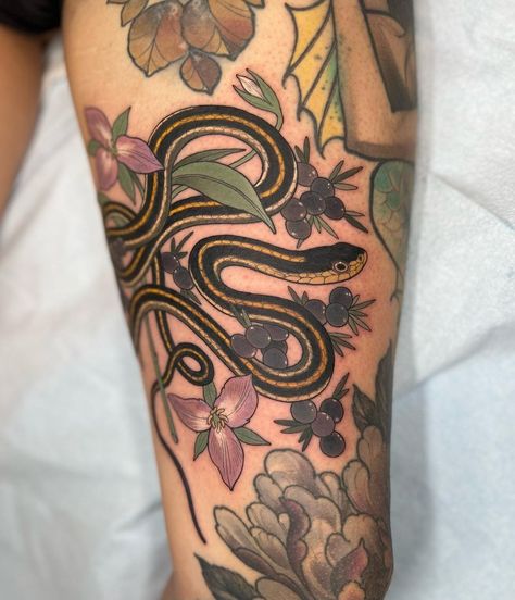 kelsey ellis (@honeybasiltattoos) • Instagram photos and videos Botanical Snake Tattoo, Garter Snake Tattoo, Grasshopper Tattoo, Location Tattoo, Garden Snake, Garden Snakes, Garter Snake, Tattoos Art, Botanical Tattoo