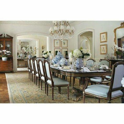 💙 Traditional Dining Rooms, The Enchanted Home, Traditional Dining, Traditional Dining Room, Enchanted Home, Elegant Dining Room, Large Dining Room, Style Deco, Dining Room Inspiration