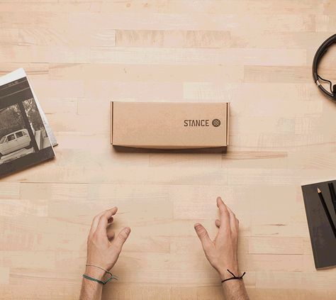 Unboxing Stop Motion Video, Unboxing Packaging Ideas Videos, Unboxing Stop Motion, Creative Unboxing Ideas, Unboxing Photography, Product Unboxing, Book Gif, Unboxing Packaging, Gifts Photography