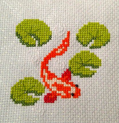 Cross stitched koi pond - NEEDLEWORK Nature Cross Stitch, Small Cross Stitch, Pola Kristik, Mini Cross Stitch, Cute Cross Stitch, Japanese Embroidery, Cross Stitch Animals, Simple Cross Stitch, Cross Stitch Patterns Free