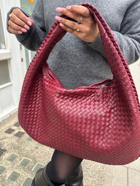 Colourful Bag Outfit, It Bags 2024, Bogota Bag, Red Bag Outfit, Affordable Bags, Bags For School, Bags Inspiration, Uni Bag, Red Shoulder Bag