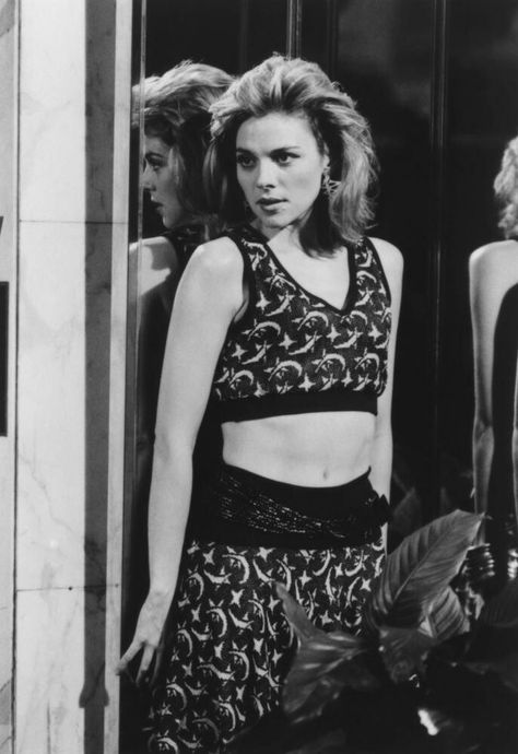 Grease 2, Kim Cattrall, Samantha Jones, Mannequin Dress, Full Maxi Skirt, Get It Girl, Canadian Actresses, Window Displays, Tv Drama