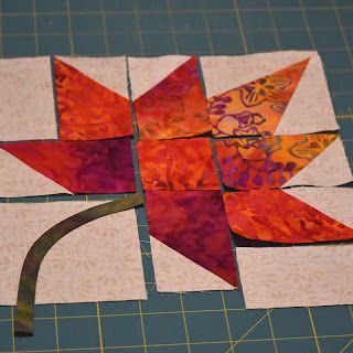 Fall Sewing Projects, Fall Quilt Patterns, Fall Sewing, Quilting Designs Patterns, Bazaar Crafts, Quilt Block Patterns Free, Quilt Square Patterns, Holiday Quilts, Fall Patterns