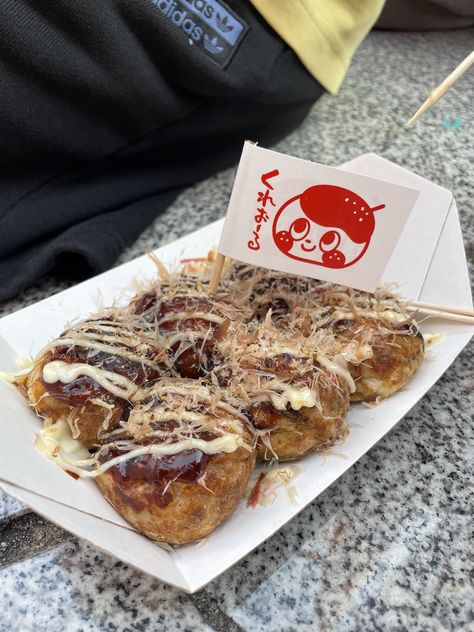 takoyaki in osaka - dotonbori. japanese streetfood > Takoyaki Aesthetic, Osaka Dotonbori, Japanese Street Food, Japan Street, Cafe Menu, Osaka Japan, Japan Food, Nara, Osaka