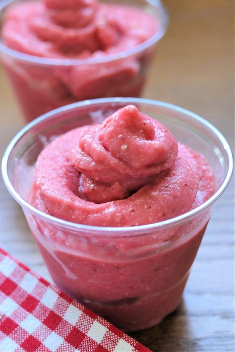 Strawberry Dole Whip - My Recipe Treasures Strawberry And Cool Whip Recipes, Strawberry Frappe Recipe, Strawberry Dole Whip Recipe, Strawberry Dole Whip, Strawberry Whip, Frozen Strawberry Desserts, Frozen Strawberry Recipes, Frozen Fruit Drinks, Refreshing Recipes