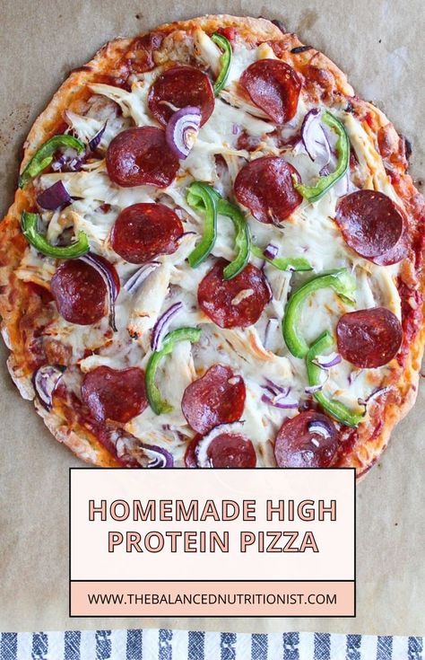 Make this high protein pizza with an incredibly easy crust that uses cottage cheese or greek yogurt and self-rising flour. With over 30 grams of protein in a serving, this is a can't miss recipe! Cheese Pizza Crust, High Protein Pizza, Cottage Cheese Pizza, Cottage Cheese Recipes Healthy, Cheese Crust Pizza, Protein Pizza, Protein Meal Plan, 30 Grams Of Protein, Preworkout Snack