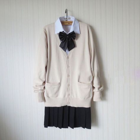 School Uniform Skirts, School Uniform Fashion, Celebrity Casual Outfits, Black Cardigan Sweater, Black Pleated Skirt, Japanese School, Uniform Fashion, White Long Sleeve Shirt, Beige Cardigan