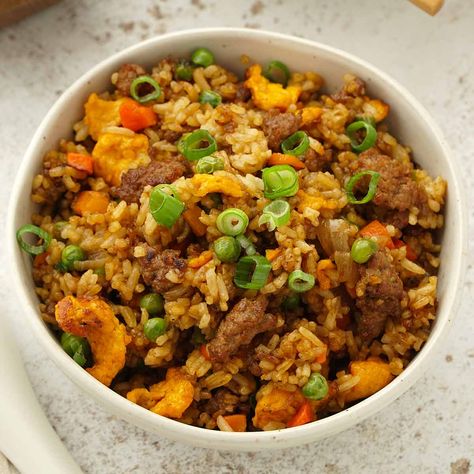 Easy Beef Fried Rice Meat Fried Rice, Beef Fried Rice Recipe, Rice Receipes, Vegetarian Stir Fry Sauce, Spaghetti With Ground Beef, Beef Fried Rice, Vegetarian Stir Fry, Fried Rice Recipe Easy, Garlic Fried Rice