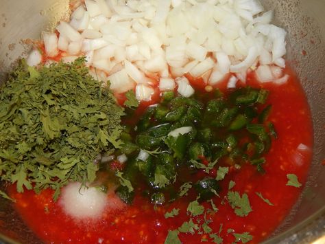 Salsa With Frozen Tomatoes, Making Salsa From Frozen Tomatoes, How To Use Frozen Tomatoes, What To Make With Frozen Tomatoes, Using Frozen Tomatoes, Salsa From Frozen Tomatoes, Frozen Tomatoes Recipes, Frozen Tomato Recipes, Frozen Tomatoes What To Do With