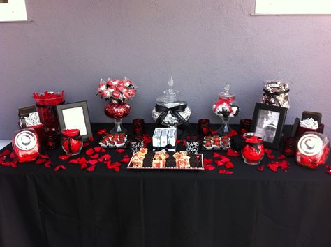 Red and Black candy buffet Black Candy Table, Recipes Using Cream, Black Candy Buffet, Candy Table Ideas, Red Candy Buffet, Healthy Easy Dinner Recipes, Healthy Easy Dinner, Casino Royale Theme, Candy Buffet Wedding