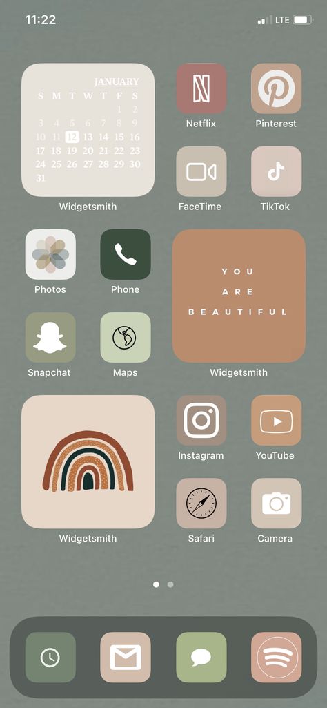 Ios18 Home Screen Ideas, Home Screen Ideas, Aesthetic Homescreen, Ios Ideas, Iphone Homescreen, Homescreen Ideas, Iphone Wallpaper App, Ios 16, Ios Icon