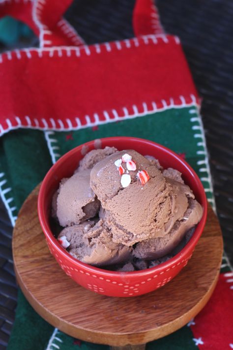 Dairy Free Peppermint Mocha Ice Cream - Three Ingredients! Mocha Creamer Recipe, Mocha Ice Cream, Peppermint Mocha Latte, Homemade Peppermint Mocha, Peppermint Mocha Creamer, Mocha Creamer, Peppermint Mocha Recipe, Mocha Recipes, Homemade Latte