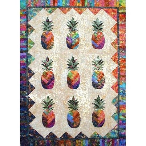 Where is this pattern?  I believe I saw a version of this quilt at the Sisters Quilt Show years past.  It's back on my list of quilts to make!! Pineapple Quilt Pattern, Pineapple Quilt Block, Tropical Quilts, Hawaiian Quilt Patterns, Pineapple Quilt, Appliqué Quilts, Batik Quilts, Hawaiian Quilts, Pineapple Pattern