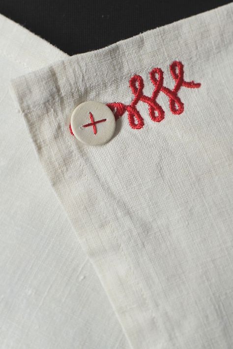 Sew Ins, Techniques Couture, Red Thread, 자수 디자인, Needle Art, A Button, 가을 패션, Embroidery Inspiration, Sashiko