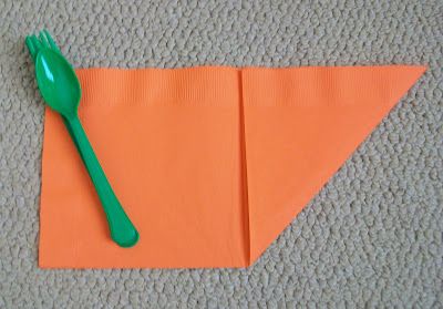 How To Make DIY Carrot Napkins Easter Decor Table, Easter Napkin Folding, Easter Egg Decorating Party, Wrapped Silverware, Bunny Brunch, Pretty Bunny, Eggs Decoration, Easter Party Games, Easter Place Settings