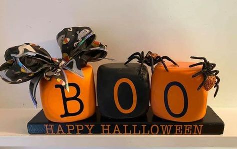 Dollar Store Halloween Crafts, Dollar Store Halloween Decorations, Light Bulb Crafts, Hallowen Ideas, Dollar Tree Halloween, Halloween Wood Crafts, Dollar Store Halloween, Halloween Tattoo, Halloween Crafts Decorations