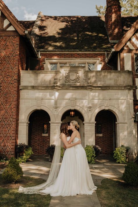 Wlw Wedding, Bride’s Mother, Anti Bride, Two Brides, Marriage Equality, Lesbian Wedding, Theme Color, Marry You, Free Wedding