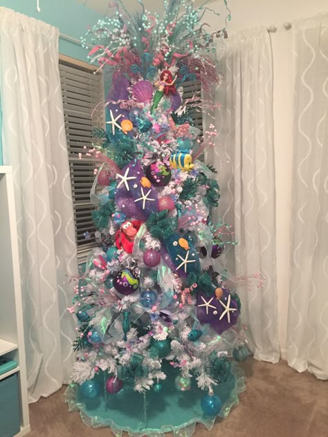 Little Mermaid Christmas Tree Disney Christmas Tree Theme, Little Mermaid Christmas, Disney Christmas Trees, Disney Christmas Tree Decorations, Mermaid Christmas Tree, Disney Christmas Decorations, Christmas Tree Images, Christmas Tree Theme, Disney Christmas Tree