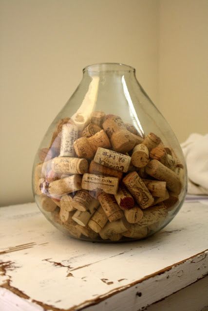 Fill a vase with corks from your special memories at wineries or at home- write the date, location, occasion, and people that made the day special to you on the cork! Wine Corks Decor, Memory Jars, Cork Holder, Memory Jar, Champagne Corks, Wine Cork Crafts, Bottle Corks, Wine Corks, Cork Crafts