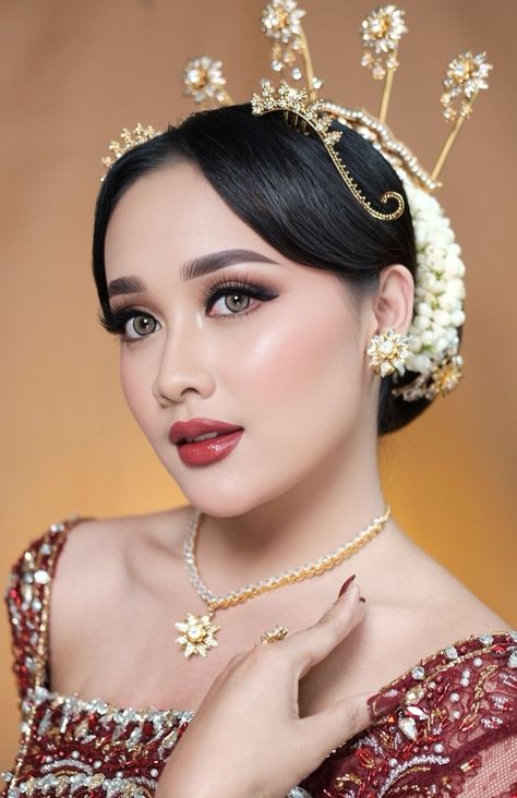 Make Up Pengantin Hijab, Make Up Pengantin Jawa, Makeup Pengantin Muslim, Nikahan Adat Jawa, Pengantin Jawa Hijab, Indonesian Wedding, Wedding Looks, Makeup Tutorial, Wedding Gowns