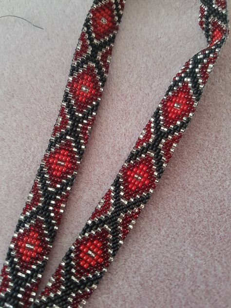 Red and Black Bead Loom Lanyard #BeadLoom #GlassBeads #Beading Red Loom Bracelet, Loom Lanyard, Beaded Hat Bands, Bead Loom Designs, Bead Loom Pattern, Loom Bracelet Patterns, Beaded Hat, Crochet Shawl Pattern Free, Diy Tassel