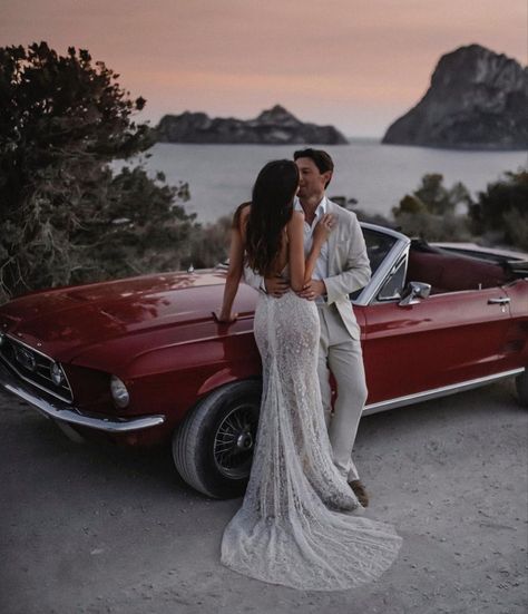 Wedding Video Editing, Car Themed Wedding, Car Engagement Photos, Services Post, Vintage Engagement Photos, Shooting Couple, Vintage Car Wedding, Video Editing Services, Wedding Portrait Poses