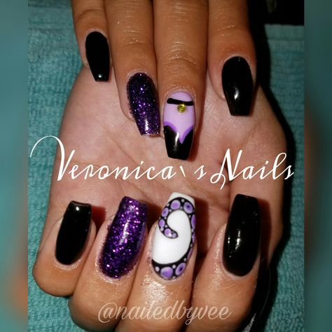 @nailedbyvee purple black glitter Ursula Disney Little Mermaid sea witch nails tapered Square coffin ballerina nail design art Ursula Nail Designs, Ursula Inspired Nails, Ursula Nails Disney, Sea Witch Nails, Disney Villain Nail Art, Ursula Nail Art, Ursula Nails, Yzma Costume, Disney Villain Nails