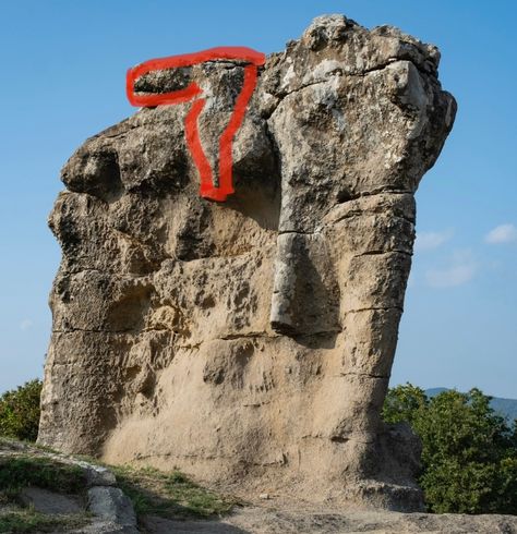 Prehistoric Monument Hidden in Plain Site? Asiatic Elephant, Megalithic Monuments, Ancient Mediterranean, Ancient Places, Story Stone, Rocks And Fossils, Prehistoric Art, Small Village, Southern Italy