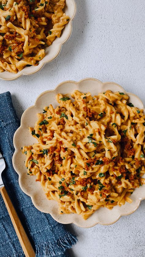 Pasta Monday, Cheeseburger Hamburger Helper, Easy Homemade Hamburger Helper, Nikki Vegan, Vegan Hamburger Helper, Vegan Hamburger, Vegan Cheeseburger, Frozen Butternut Squash, Vegan Ground Beef