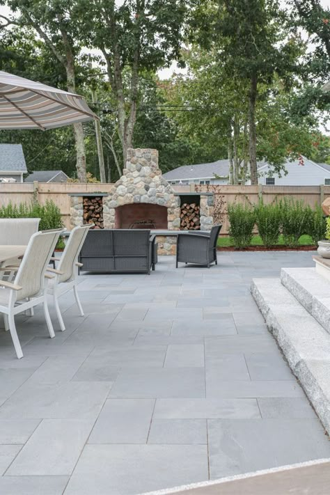 Back Paver Patio Ideas, Outdoor Bluestone Patio, Paver Stones Patio, Natural Stone Patio Design, Slate Gray Patio Pavers, Large Patio Paver Ideas, Paver Patio Next To Concrete, Modern Bluestone Patio, Slate Pool Deck