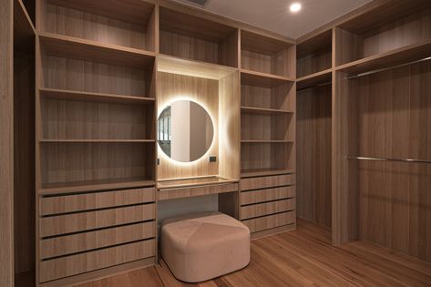 Contemporary New Home - Contemporary - Living Room - Brisbane - by Synergy Building Design | Houzz AU Bedroom Cupboards, Closet Design Layout, Luxury Closets Design, Closet Renovation, Deco Studio, Minimalist Kitchen Design, Wardrobe Room, Kitchen Cabinet Styles, Smart Home Design