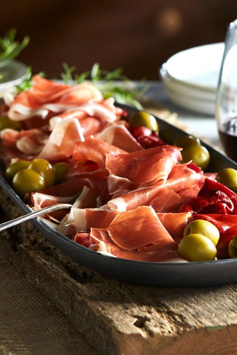 Spanish Ham, Spanish Foods, Serrano Ham, Manchego Cheese, Festive Food, Spain Spanish, A Charcuterie Board, Spanish Cuisine, Sliced Ham