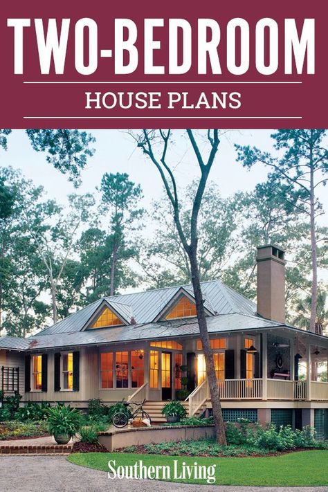 Low Country Cottage House Plans Southern Living, Simple Small House Plans, Small Cozy House Plans, House Addition Plans, Southern Living Homes Exterior, Handicapped Accessible House Plans, Southern Cottage Homes, Southern Charm Homes, Energy Efficient House Plans