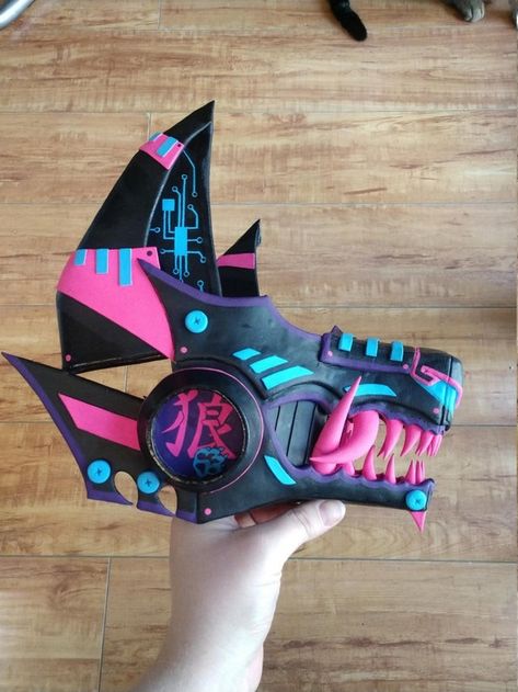 Custom Wolf Cyberpunk Mask by xXKeiXxCo Wolf Cosplay, Cyberpunk Mask, Wolf Mask, Cosplay Mask, Dragon Puppet, Cyberpunk Aesthetic, Cyberpunk Fashion, Cool Masks, Cosplay Diy