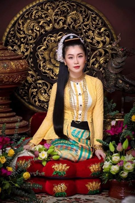 Myanmar Traditional Dress 1990, Wraparound Skirt, Traditional Thai Clothing, Outfit Costume, Wedding Photoshoot Props, Traditional Dresses Designs, Diy Wedding Dress, Myanmar Traditional, Pre Wedding Poses