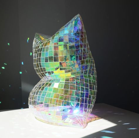 Slumped Plexiglass Pillows by Colin Roberts Refract Light like Dazzling Disco Balls | Colossal Saatchi Gallery, Colossal Art, Modern Crafts, Disco Balls, Sculpture Installation, Abstract Sculpture, Disco Ball, Aesthetic Room Decor, Miniature Painting