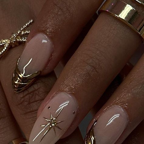 Aphrodite Nail Design, Gold Goddess Nails, Gold Detail Nails, Gold Detail Nails Almond, Gold Fairy Nails, Gold Filigree Nails, Nail Story, Book Nails, Nail Journey