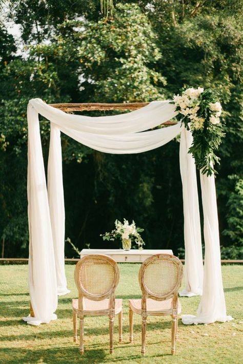 Winter Wedding Arch, Simple Wedding Arch, Jungle Wedding, Wedding Arbors, Reception Entrance, Wedding Arch Flowers, Arch Decoration, Wedding Arbour, Unique Wedding Decor