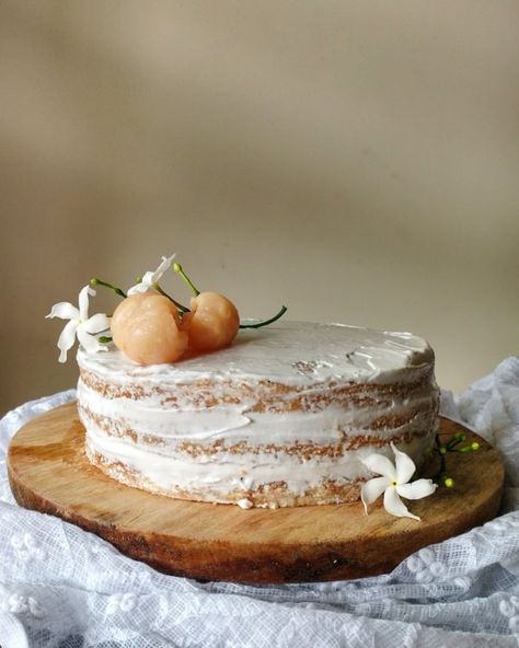 Lychee Cake, Lychee Recipes, Lychee Syrup, Cream Cake Recipe, Vanilla Sponge Cake, Vanilla Sponge, Asian Desserts, Cake Tasting, Savoury Cake