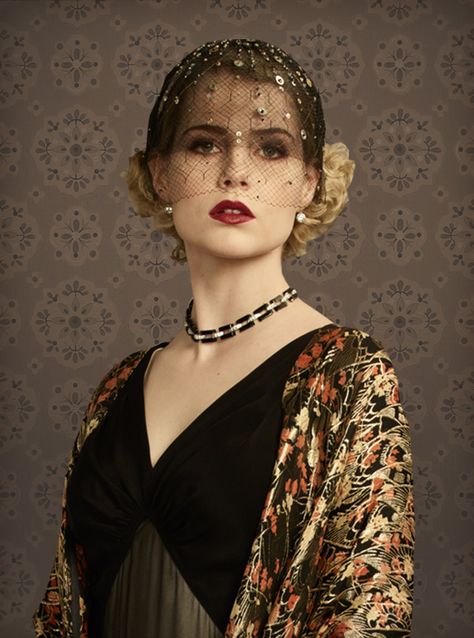 Murder on the Orient Express, Costumes by Alexandra Byrne Miss Potter, Italian Women Style, The Orient Express, Express Fashion, Lucy Boynton, Old Hollywood Style, Dark Autumn, Orient Express, The Net