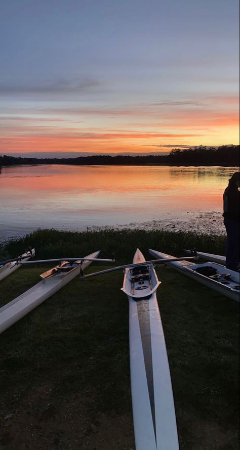 Rowing Background, Rowing Aesthetic Wallpaper, Crew Aesthetic Rowing, Rowing Aesthetic Women, Rowing Wallpaper, Rowing Aesthetic, Crew Aesthetic, Rowing Photography, Kayaking Aesthetic