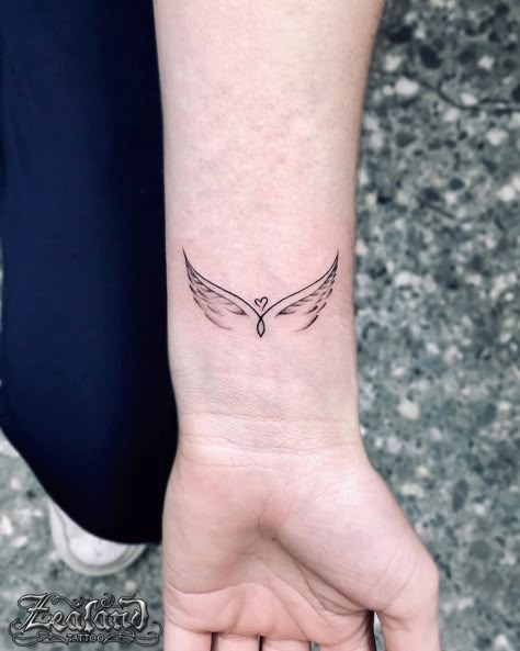 Angel Wings Tatoos Woman, Dove Wings Tattoo, Small Angel Wing Tattoos For Women, Cute Angel Tattoo, Dainty Angel Wings Tattoo, Back Of Neck Tattoo Men, Small Wings Tattoo, Patience Tattoo, Small Angel Wing Tattoo