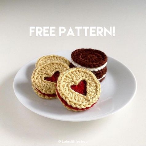 Heart Shaped Cookies, Filled Cookies, Crochet Food, Milk N Cookies, Fun Crochet Projects, Crochet Heart, Shaped Cookie, Ig Post, Crochet Hook