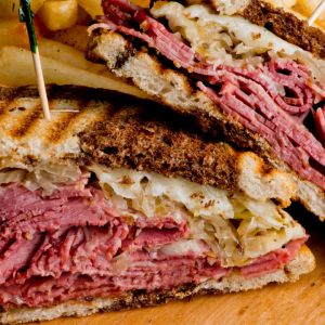 Print Brisket In Instant Pot, Brisket In Air Fryer, Reheat Brisket, How To Make Pastrami, Homemade Pastrami, Reuben Sandwich Recipe, Brisket Flat, Curing Salt, Pastrami Sandwich