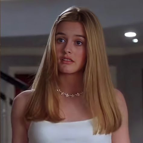 Clueless Cher Hairstyles, Cher From Clueless Hair, Clueless Haircut, Cher Haircut, Cher Horowitz Makeup, Cher Clueless Makeup, Cher Clueless Icon, Clueless Hairstyles, Cher Clueless Hair