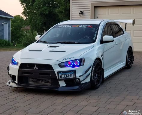 Mitsubishi Lancer Tuning, Lancer 2008, Mitsubishi Cars, Vinyl For Cars, Lancer Evo, Evo X, Mitsubishi Evo, Lancer Evolution, Black Bike